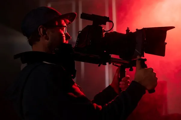Filmmaking vs Cinematography: Which Career Should You Choose?